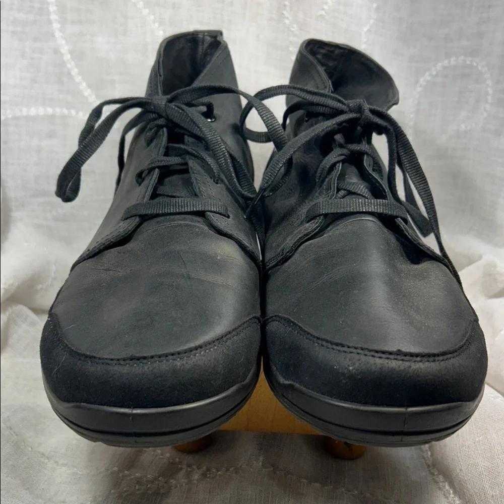 Under Armour leather lace up chukka boots